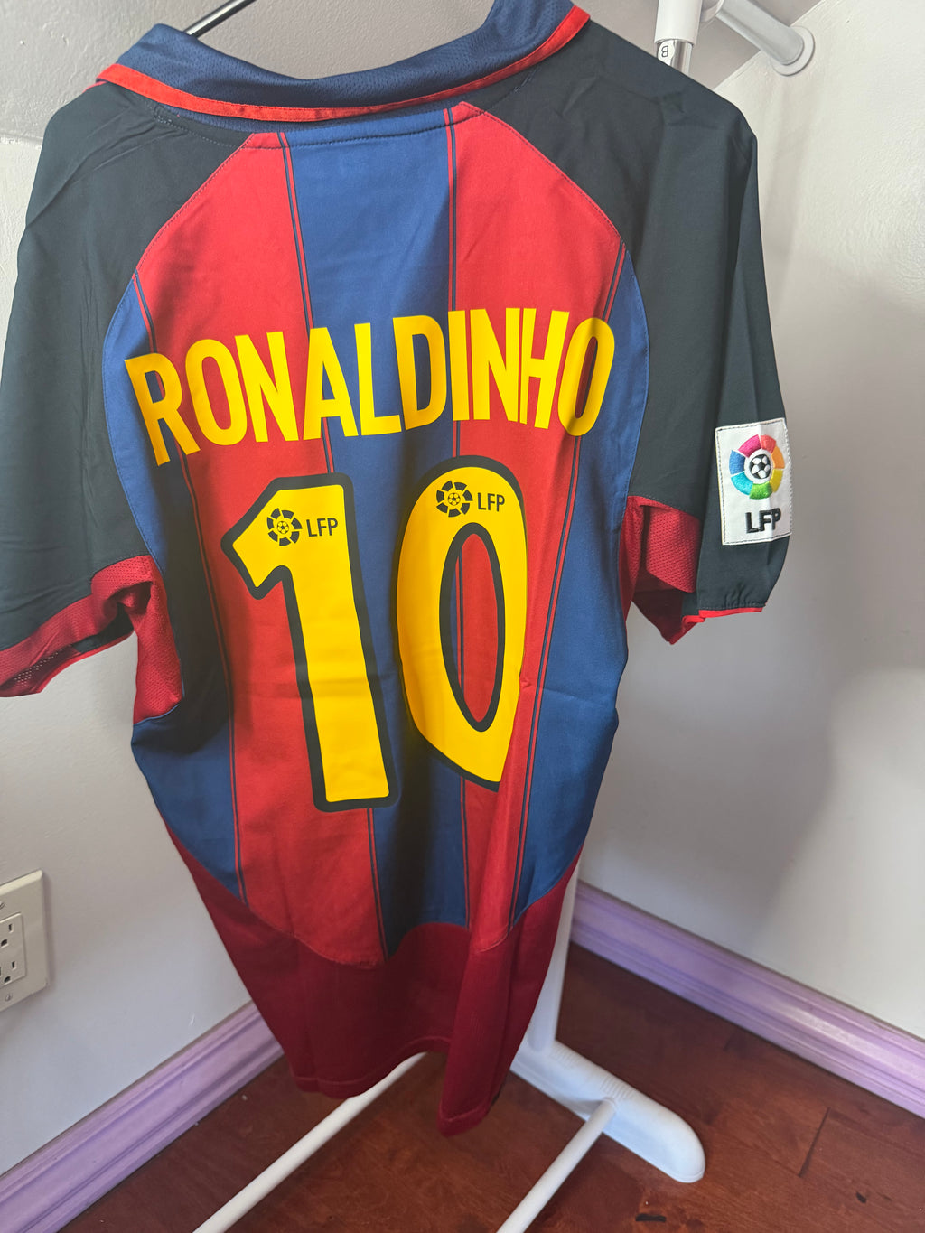 Barça 2003/04 Home Kit | R#10