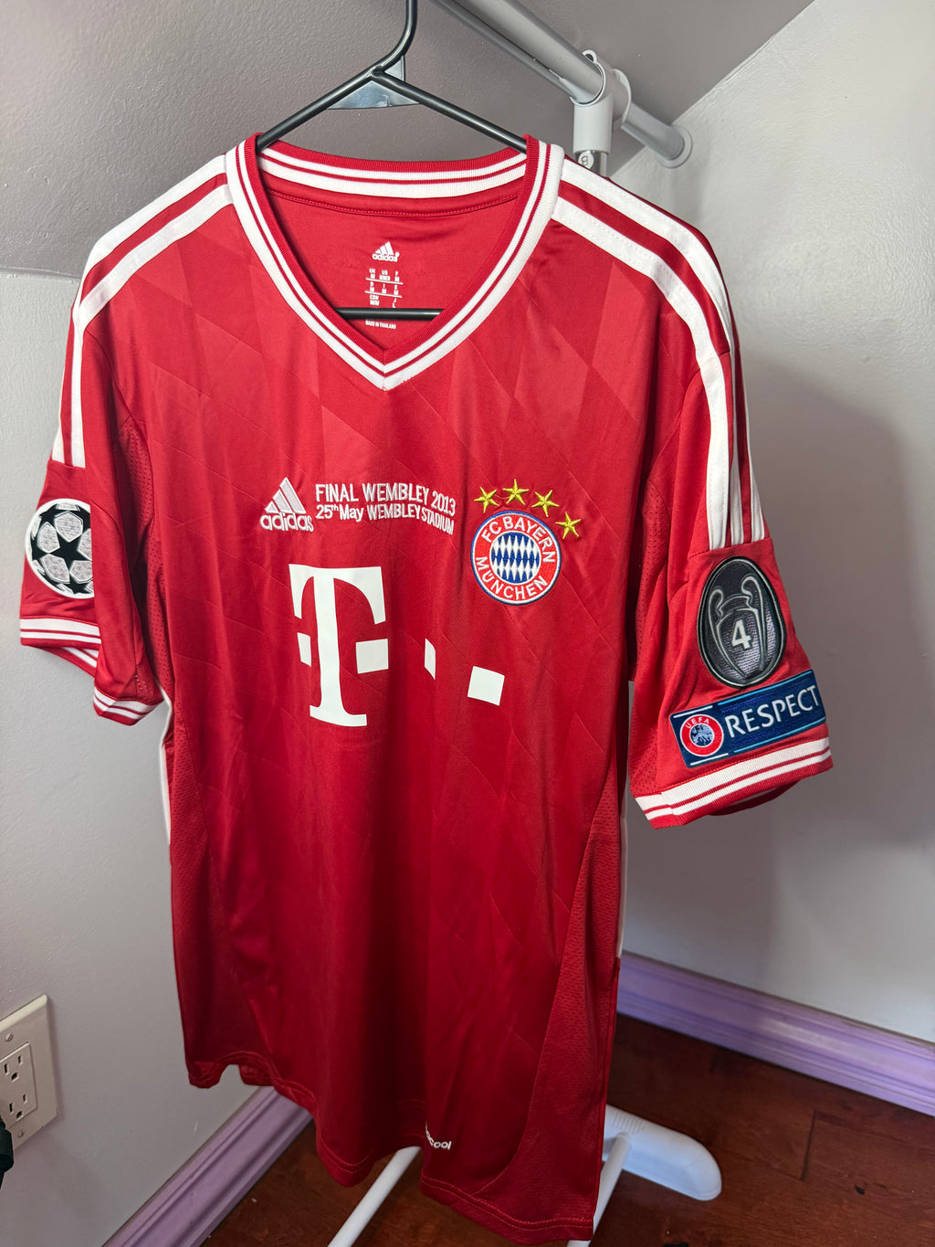 Bay 2013/14 Home Kit | AR#10