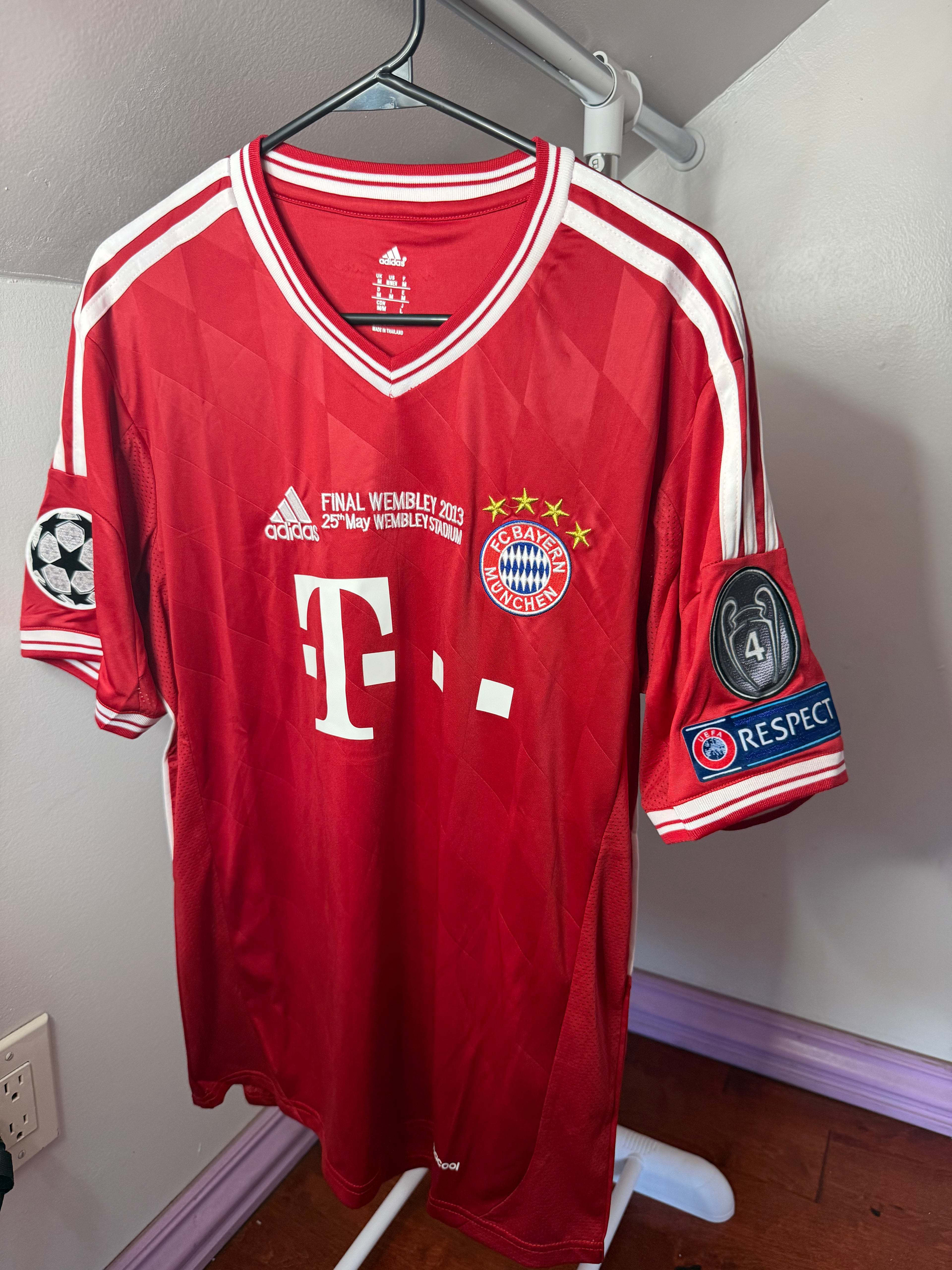 Bay 2013/14 Home Kit | AR#10