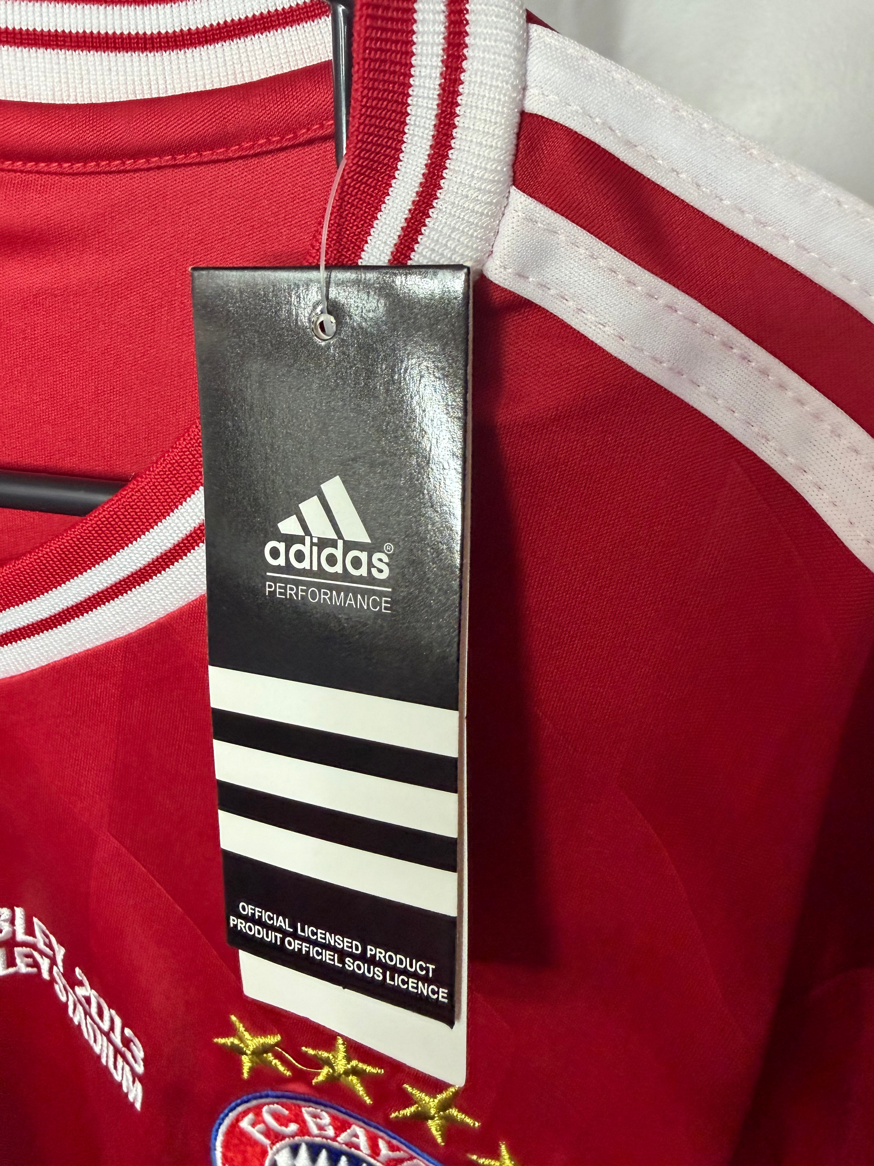 Bay 2013/14 Home Kit | AR#10